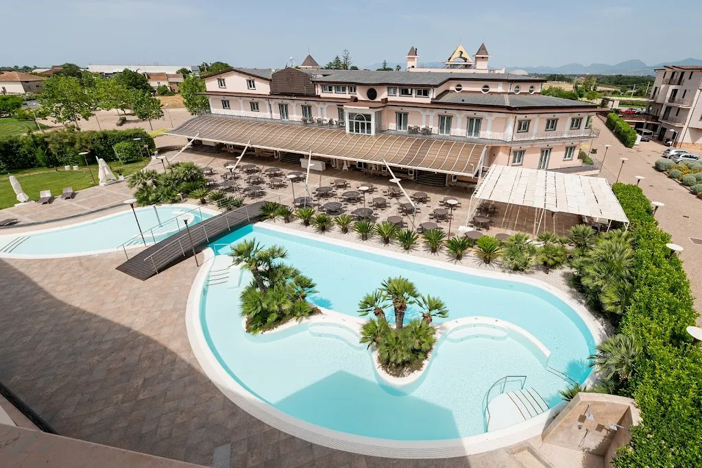 L'Araba Fenice Hotel & Resort restaurant in Altavilla Silentina