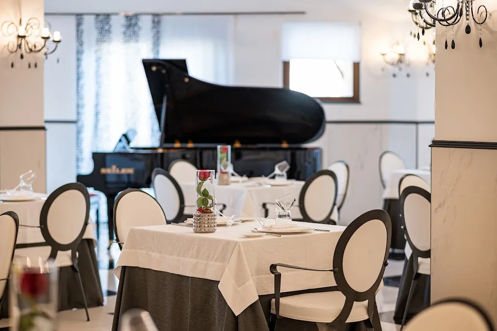 Ambrosia Stylish Restaurant_Altavilla Silentina_slider_image_1