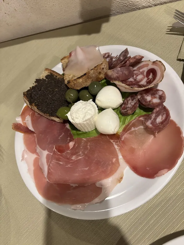 Giovanni Ragosta_Lo Chalet_Alvignano_review