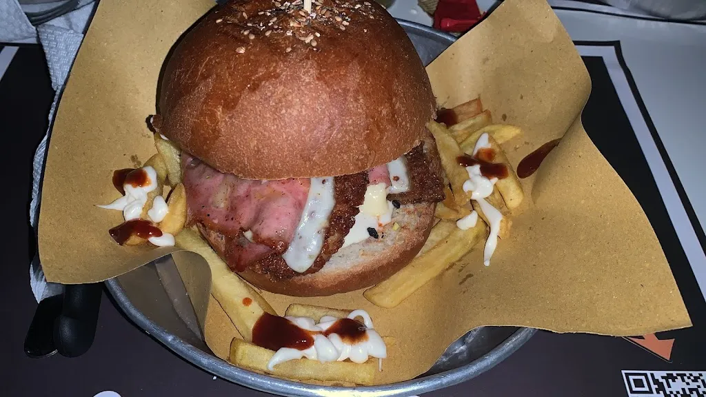 Nabil Yousef_BigBang Burger and Meat_Alvignano_review