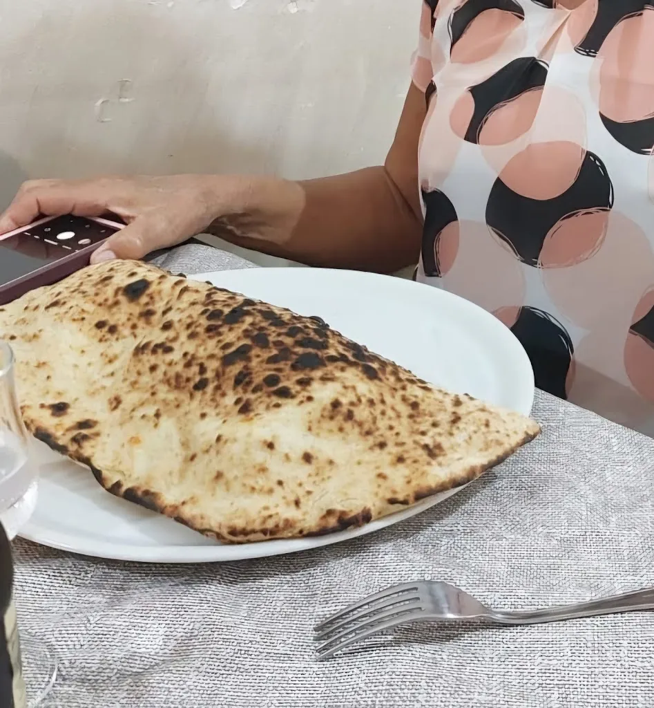 Emanuela d achille_La Tavernetta - Pizzeria & Rosticceria_Amorosi_review