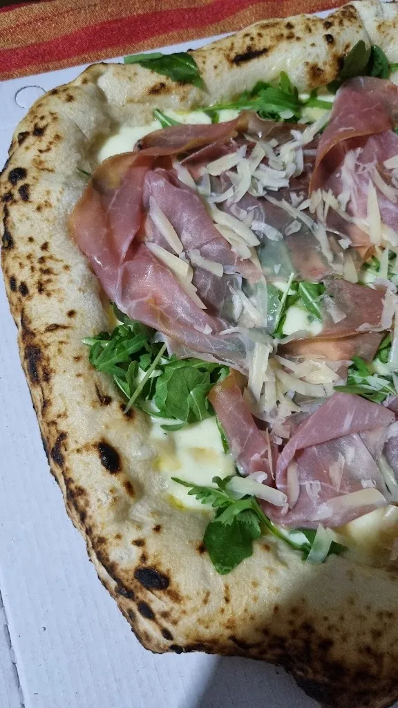 Sara Mignacco_La Tavernetta - Pizzeria & Rosticceria_Amorosi_review