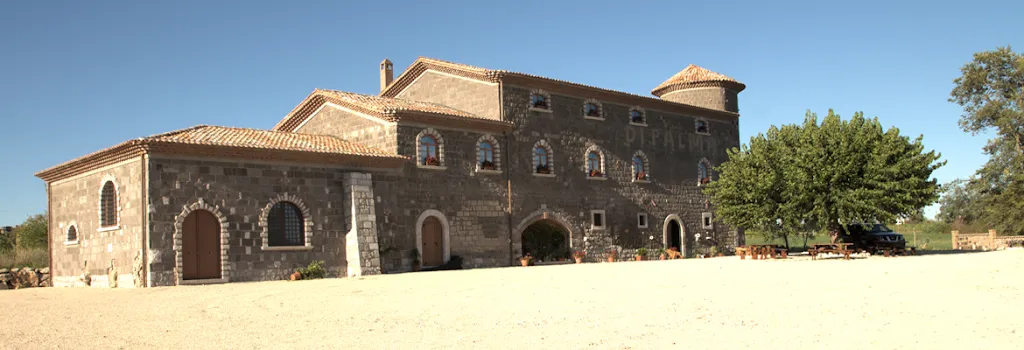 Casale Di Palma restaurant in Amorosi