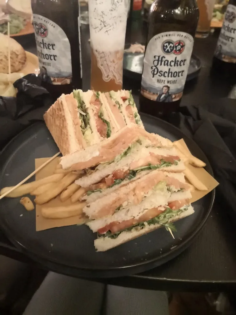 Old House Pub_Amorosi_slider_image_3