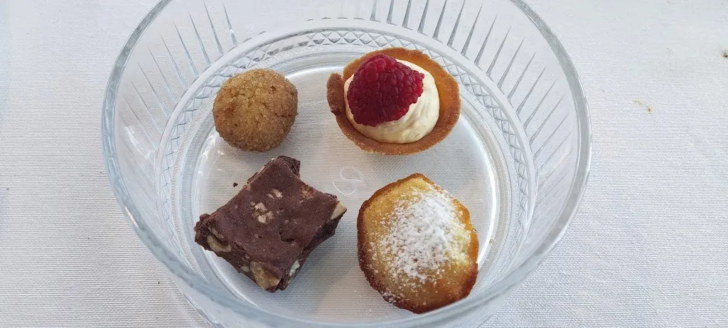 Ferdinando Giammichele_LOCANDA RADICI di Angelo D'Amico_Amorosi_review