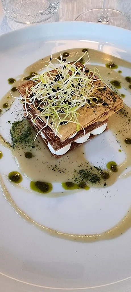 Giovanni Micco_LOCANDA RADICI di Angelo D'Amico_Amorosi_review