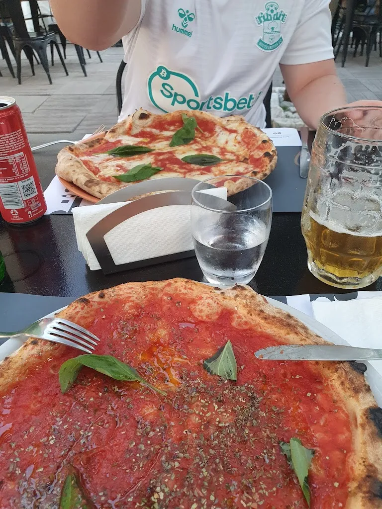 Paula Barnes_Gika_Annunziata_review