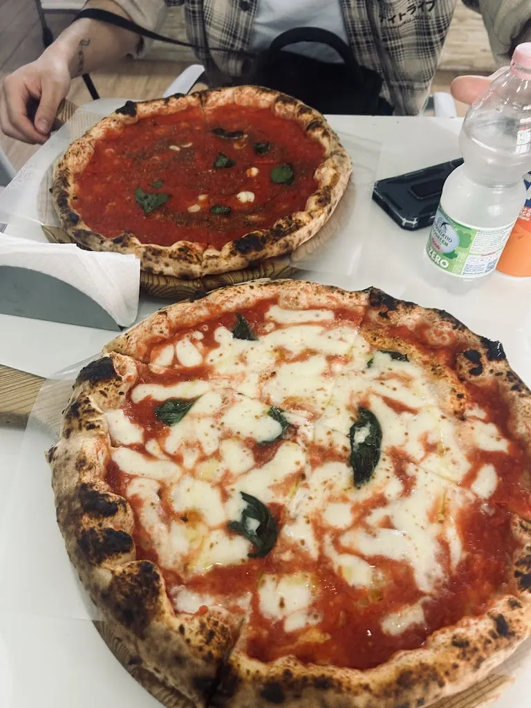 Molly Mackie_I fratelli Caponi_Annunziata_review