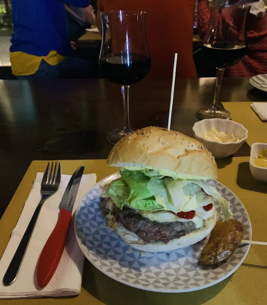 NZIRIA MAGAZINE_Mami's Place Food&Coffee_Antessano_review