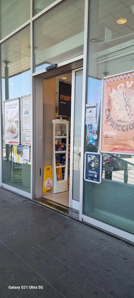 Lucrezia Calderaro_Autogrill Baronissi Est_Antessano_review