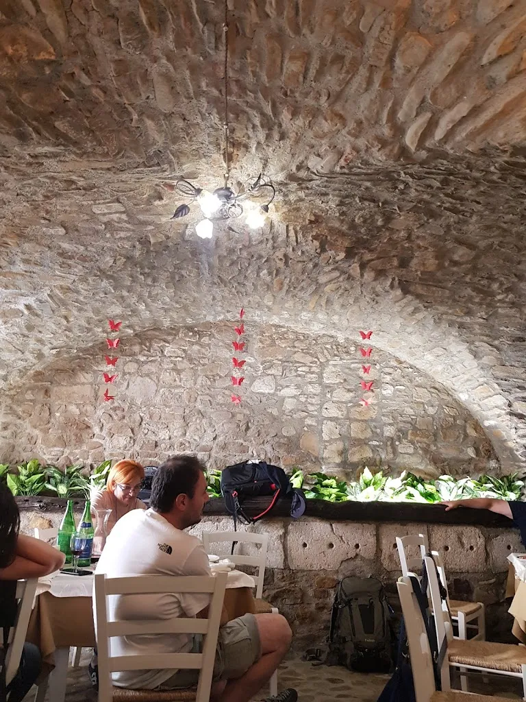 Pietro Amendolara_La taverna di Giulio_Apice Vecchio_recensione