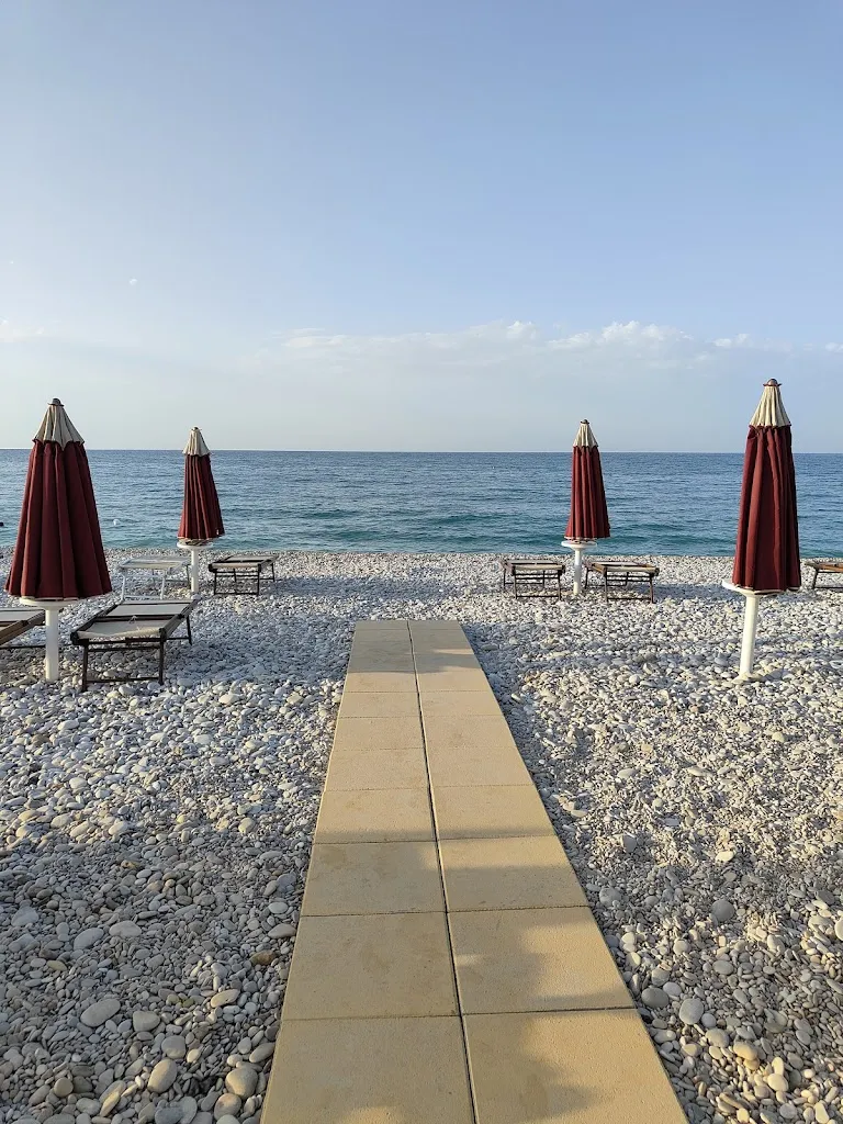 Zona Yoki Beach_Fossacesia_slider_image_3