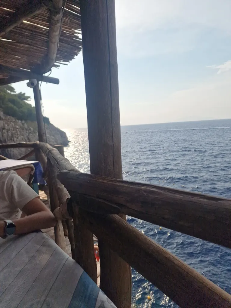 kawtar bouhaddaoui_Gradola_Anacapri_recensione