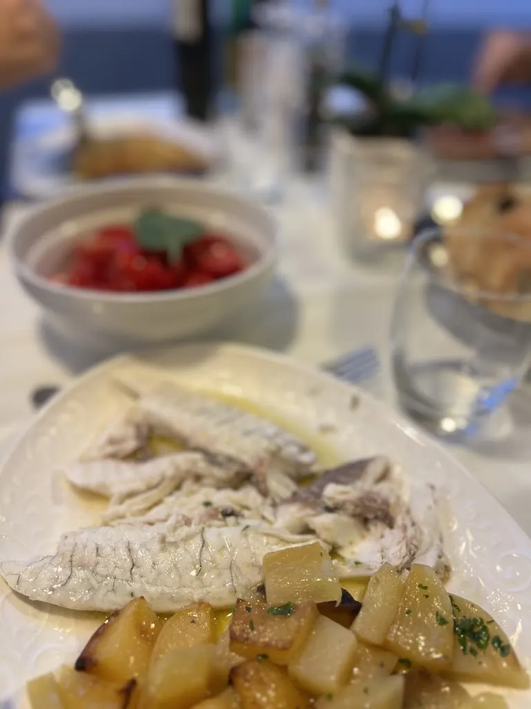 Mary S (Mares)_Lo Sfizio_Anacapri_review