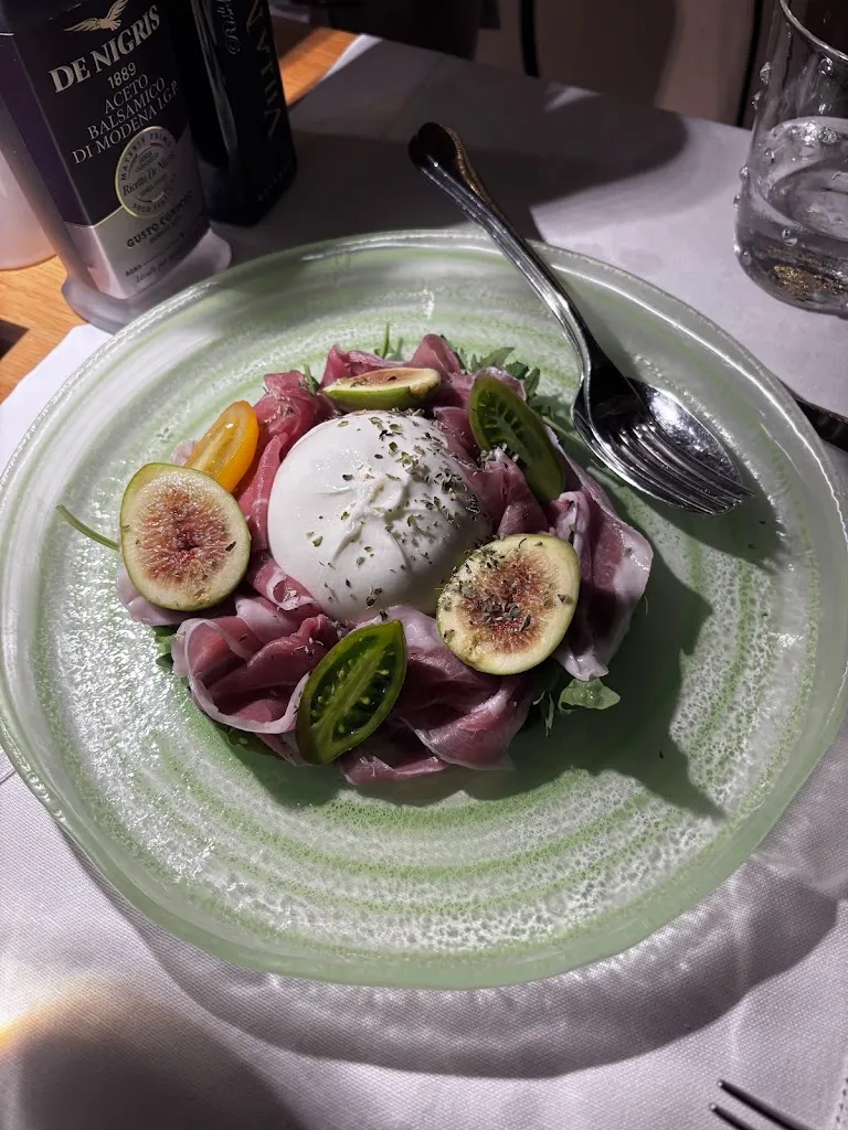 Evan_Pulalli_Anacapri_review