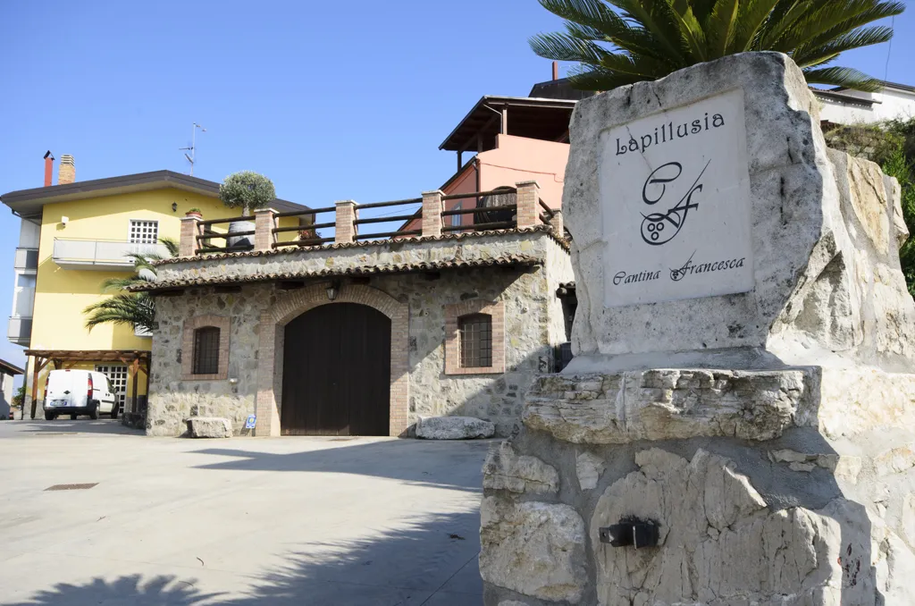 Cantina Francesca_Apollosa_slider_image_3