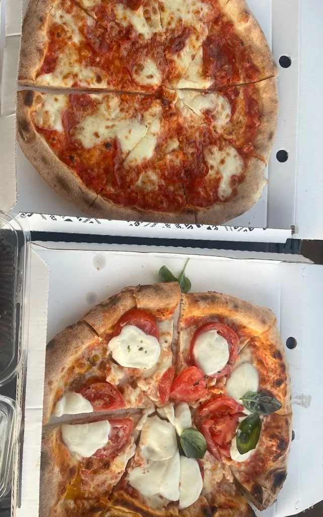 Rebecca Darts_Pizzeria Pulcinella 1999_Ariano Irpino-Martiri_review