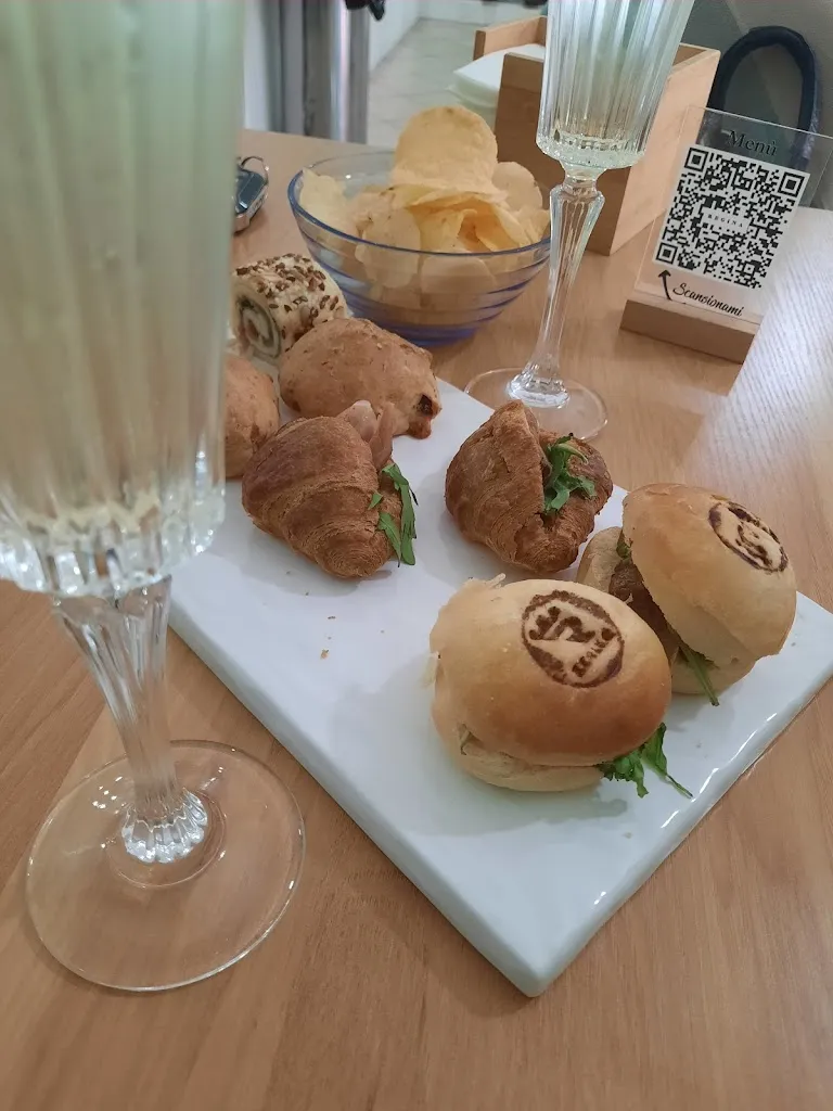 Alberto Daniele_Pasticceria Regina_Ariano Irpino-Martiri_review