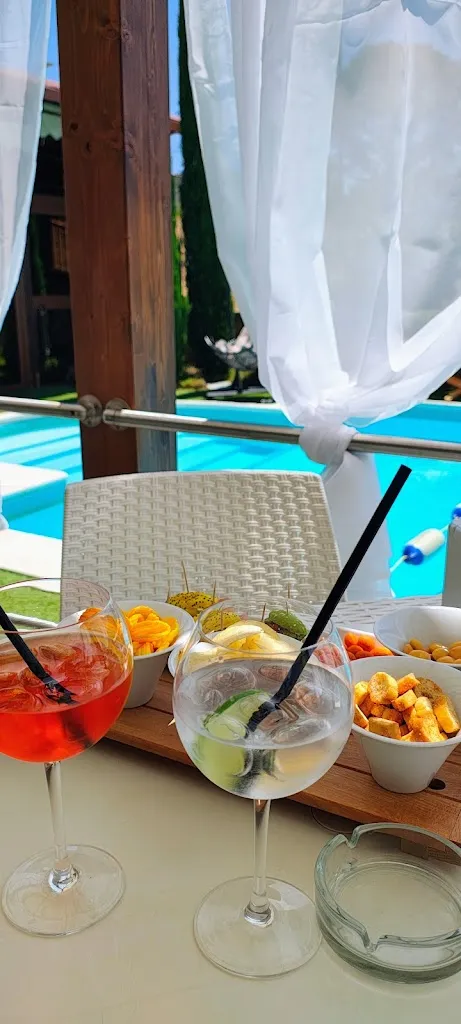 Francesco Vicciantuoni_Rossi&Nero Resort_Arpaise_recensione