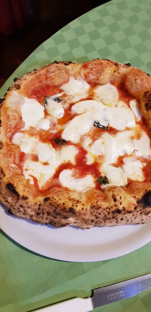 Pizzeria È Na Passione_Arpaise_slider_image_2