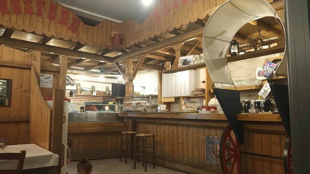 Pizzeria Da Adriano restaurant in Arpino