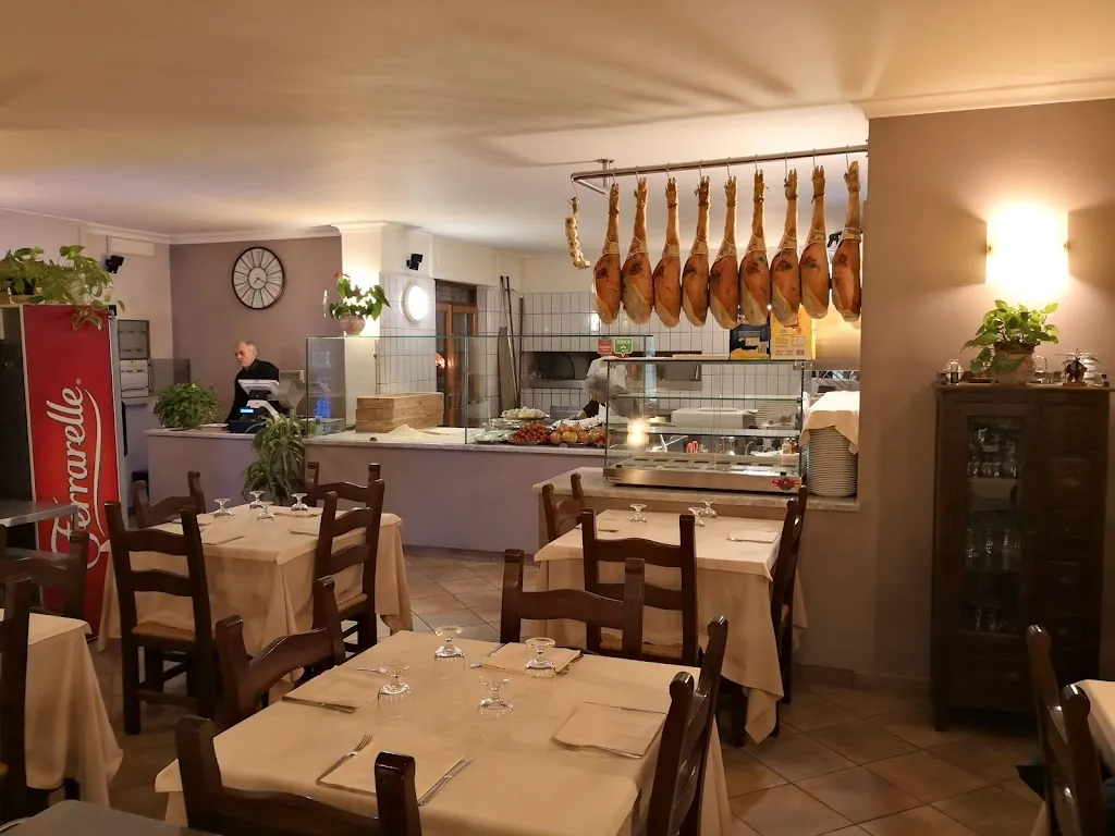 Pizzeria Castellano Di Castellano Giuseppe restaurant in Arola-Preazzano