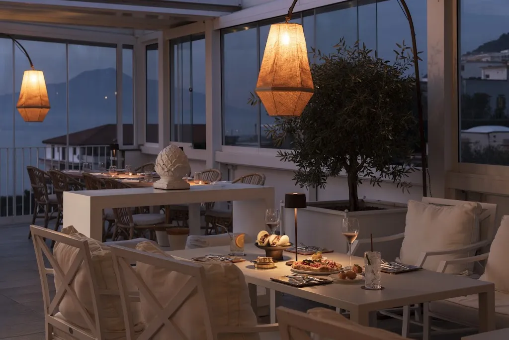 Mima Restaurant & Sky Bar Vesù_Arola-Preazzano_slider_image_3