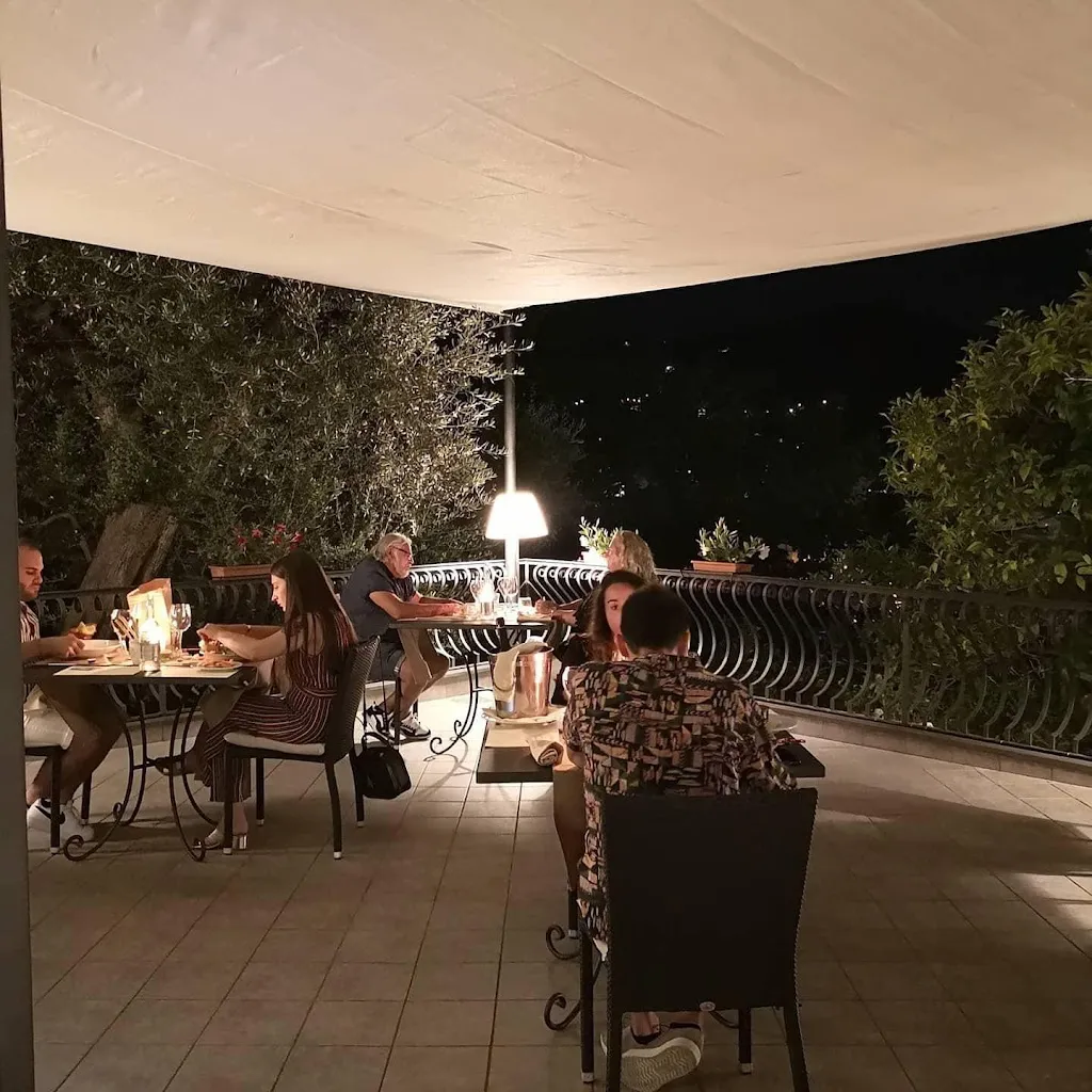 Il Cellaio di Don Gennaro restaurant in Arola-Preazzano