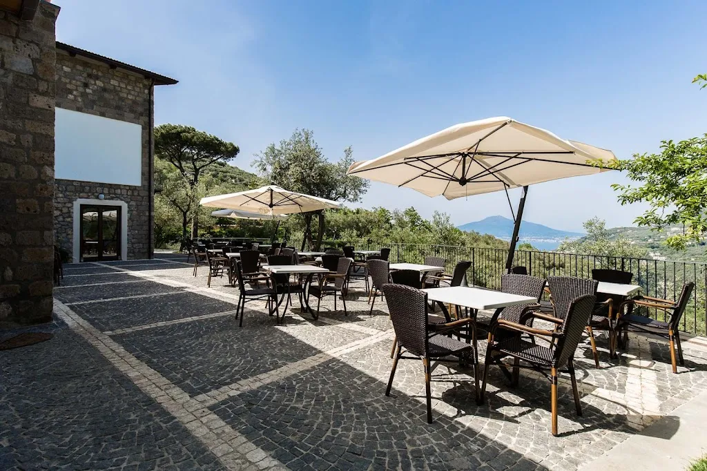 Il Casale del Mirto restaurant in Arola-Preazzano