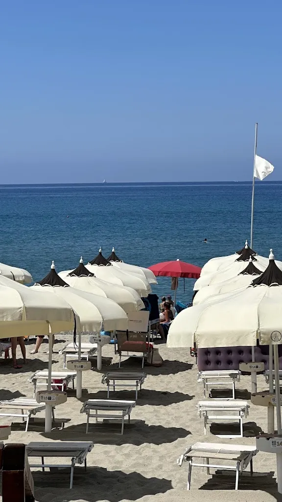 Yurii Morozov_Poseidonia Beach Club: Ristorante sulla Sabbia - Pizzeria - Lounge & Sushi Bar -_Ascea_review
