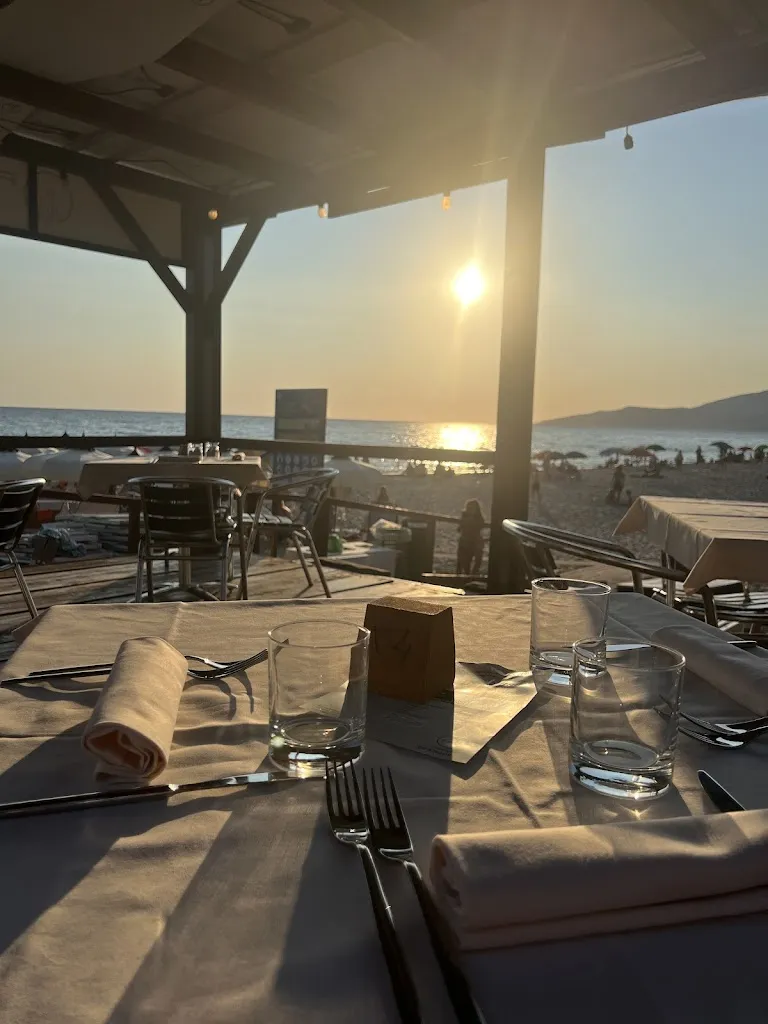 Tiziana Wiedner_Poseidonia Beach Club: Ristorante sulla Sabbia - Pizzeria - Lounge & Sushi Bar -_Ascea_review