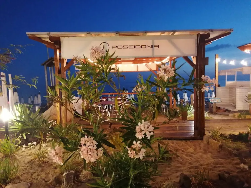 Poseidonia Beach Club: Ristorante sulla Sabbia - Pizzeria - Lounge & Sushi Bar - restaurant in Ascea