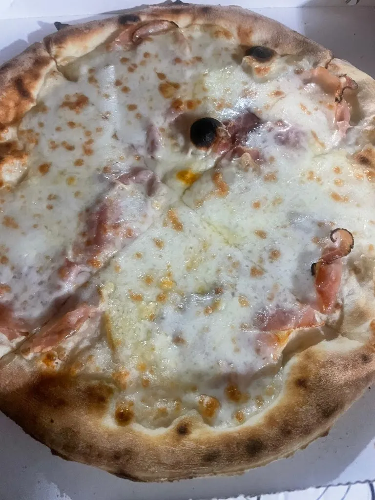 Diego C_Moris Pizza & Panuozzo_Ascea_review