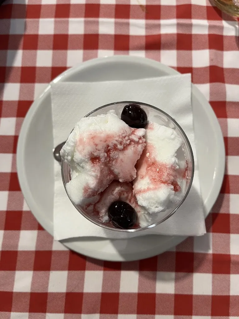 Mia Daniels_La Casetta_Atena Lucana_review