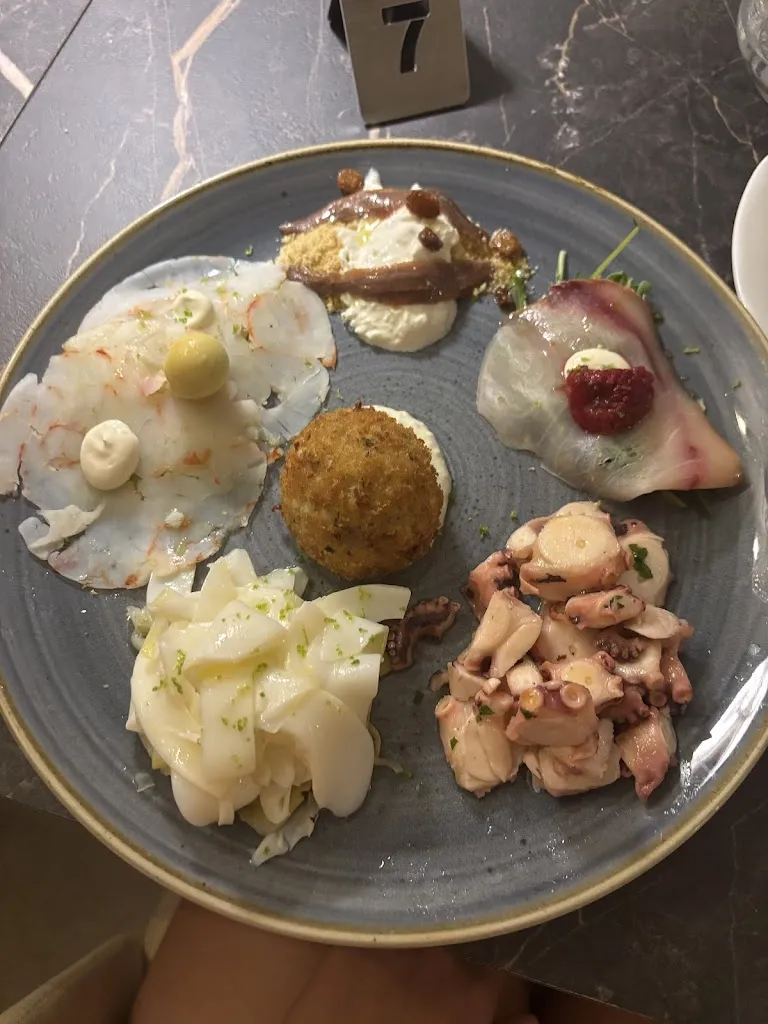 aurora rossi_Ristorante Magic_Atena Lucana_review