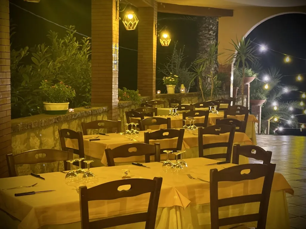 Ristorante e pizzeria LA GROTTA (AVELLA)_Avella_slider_image_1