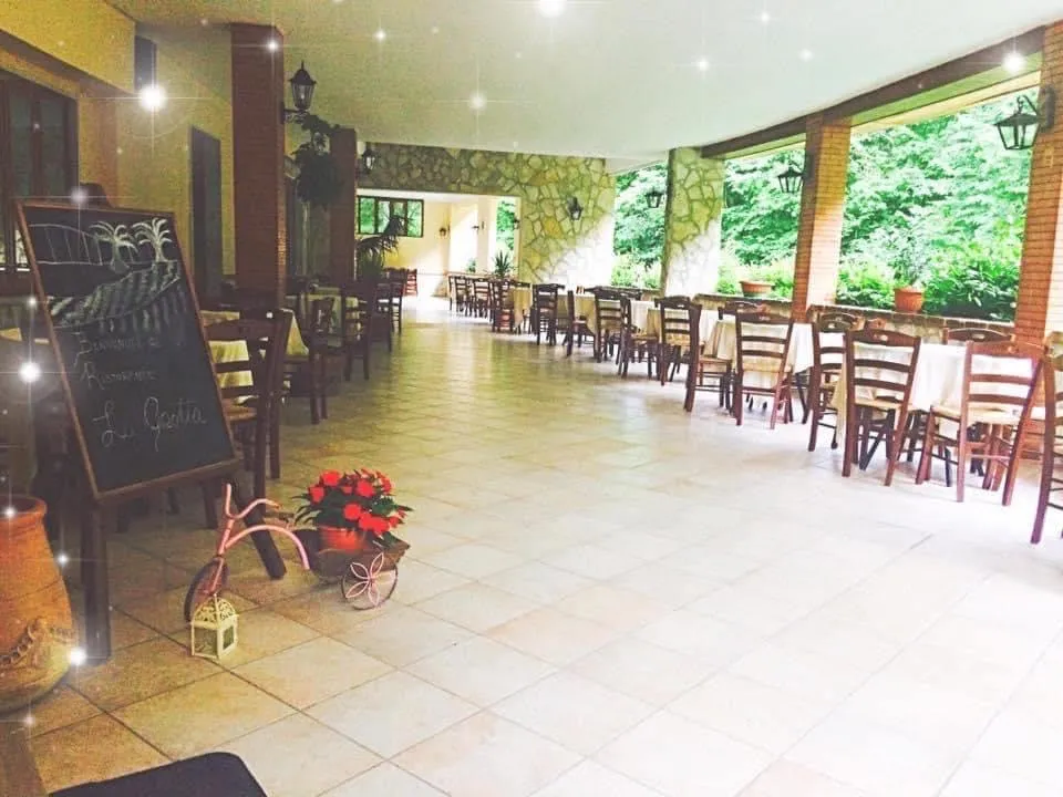 Ristorante e pizzeria LA GROTTA (AVELLA)_Avella_slider_image_3