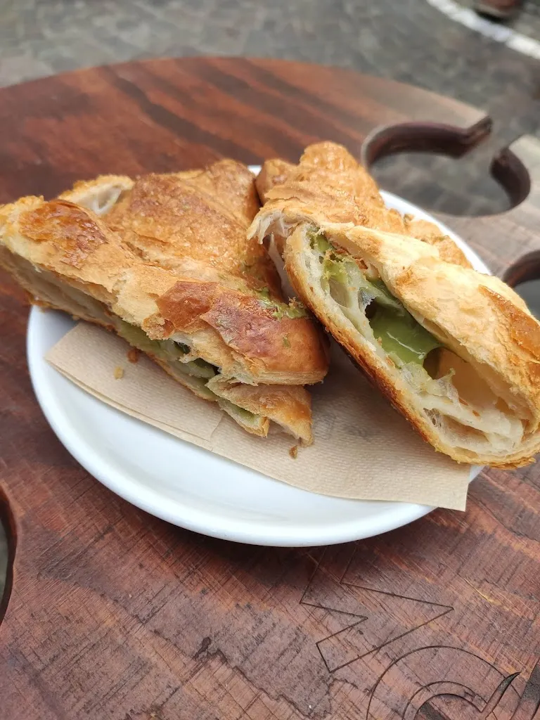 Muhammad Ali Anjum_Caffettiamo Bagnoli di Raffaele Simonte_Bagnoli_recensione