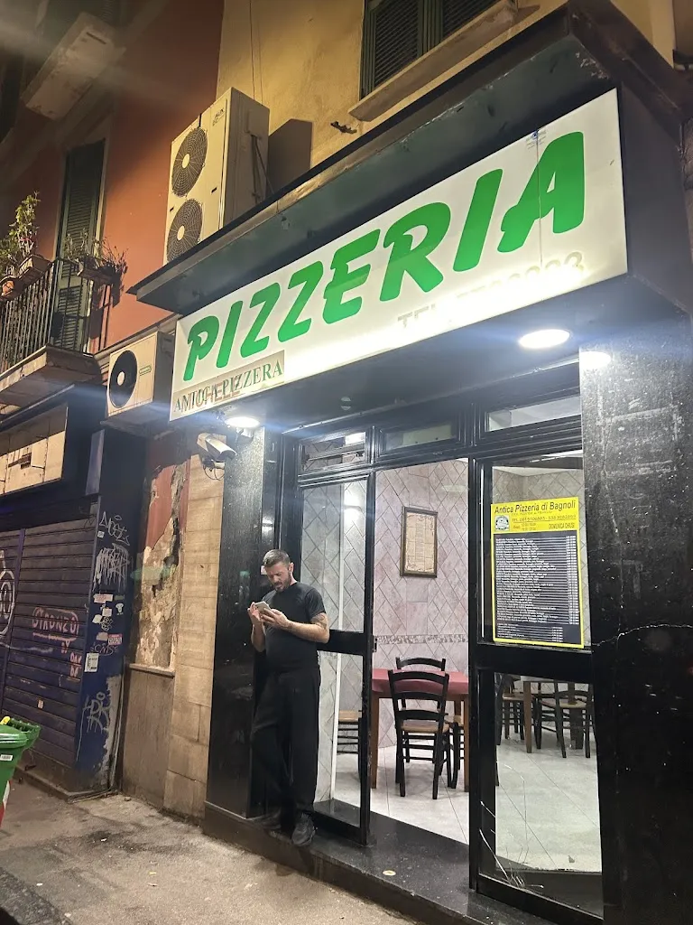 Pizzeria Michele restaurant in Bagnoli