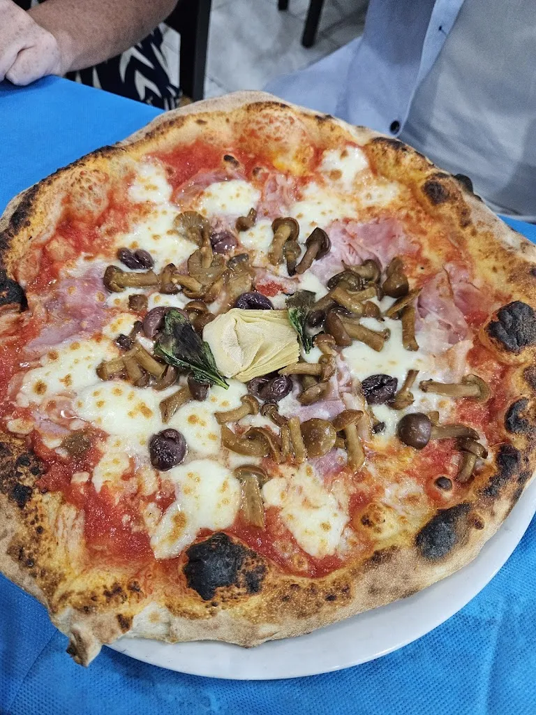 Pizzeria Michele_Bagnoli_slider_image_3