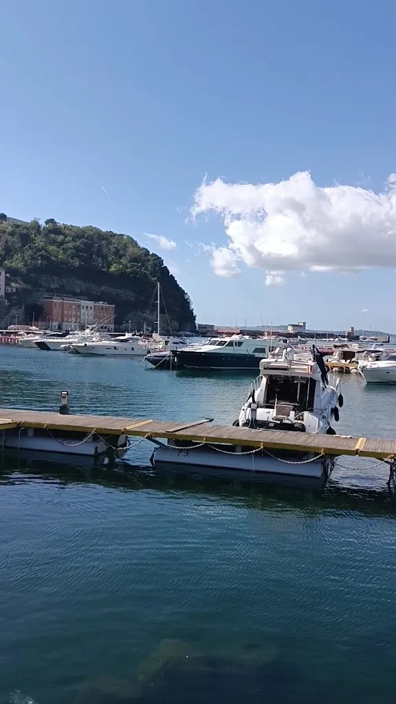 Libera News_Il Lazzaretto - Naïf_Bagnoli_review