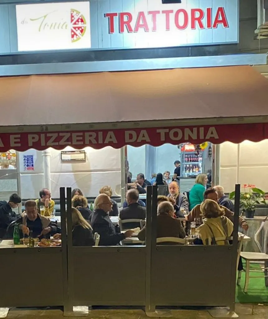 Da Tonia Pizzeria Trattoria restaurant in Bagnoli