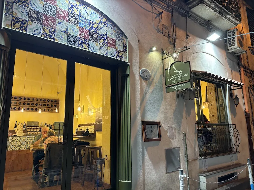 Wei Stacy_Biancomangiare - Cucina tipica napoletana Trattoria Osteria Napoli_Avvocata_review