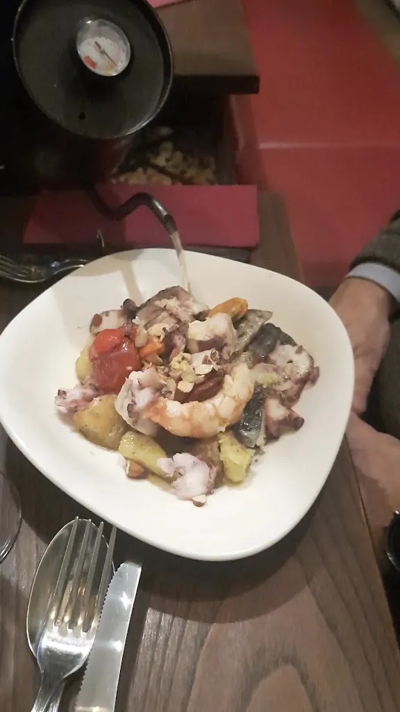 AZZUPPA Restaurant_Avvocata_slider_image_2