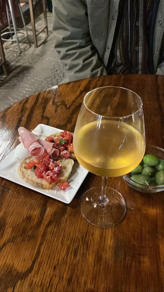 Aissatou Diallo_Antica Vineria Napoletana_Avvocata_review