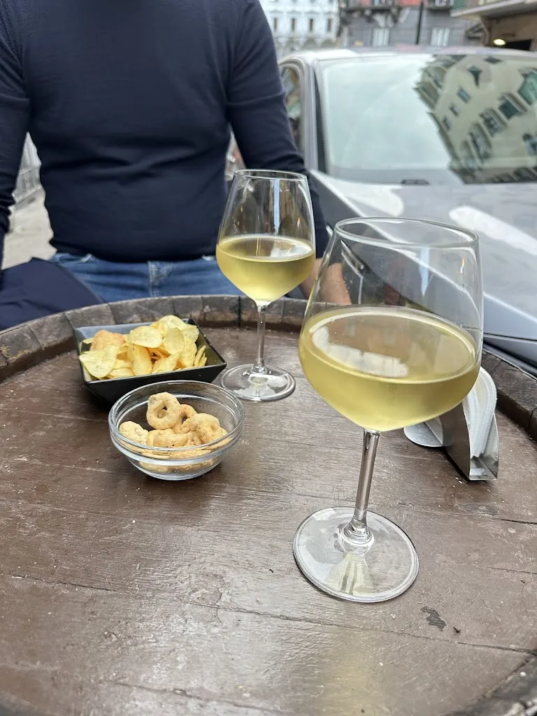 Antica Vineria Napoletana_Avvocata_slider_image_3