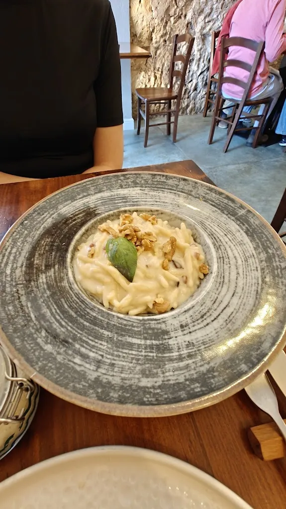 Thomas Vav_Bechamel_Avvocata_review