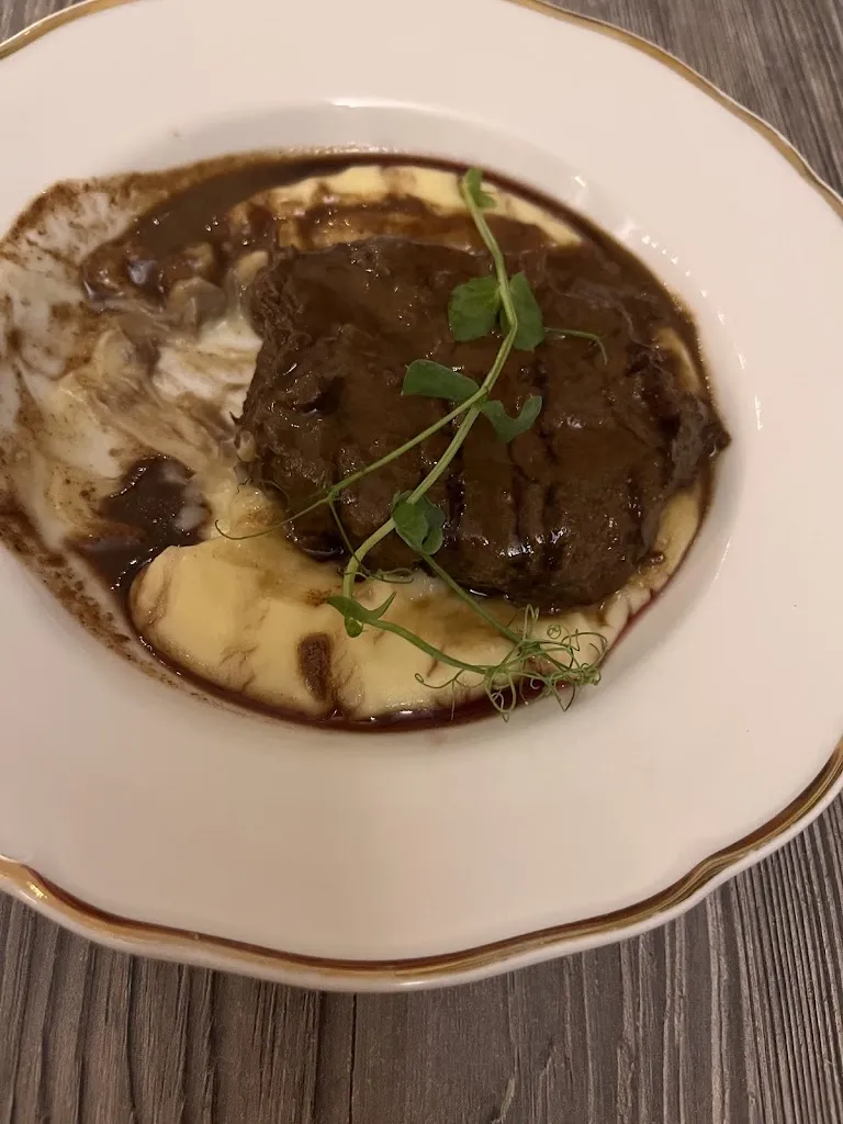 Reba E_Salotto Nunziata Archeologia in cucina_Avvocata_review