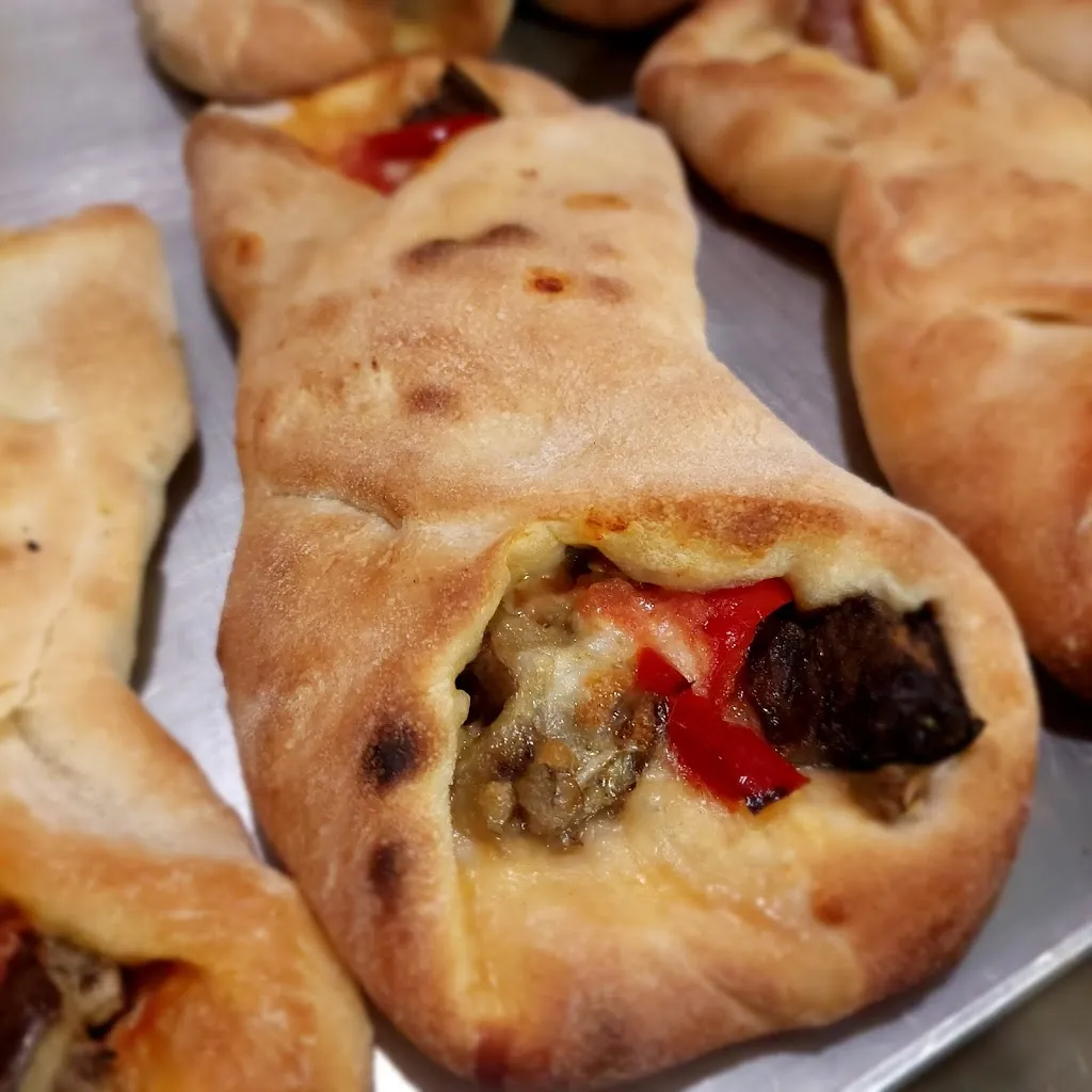 Pizzeria Bar Rosticceria Gelateria Piccolo Mondo_Banzano_slider_image_2