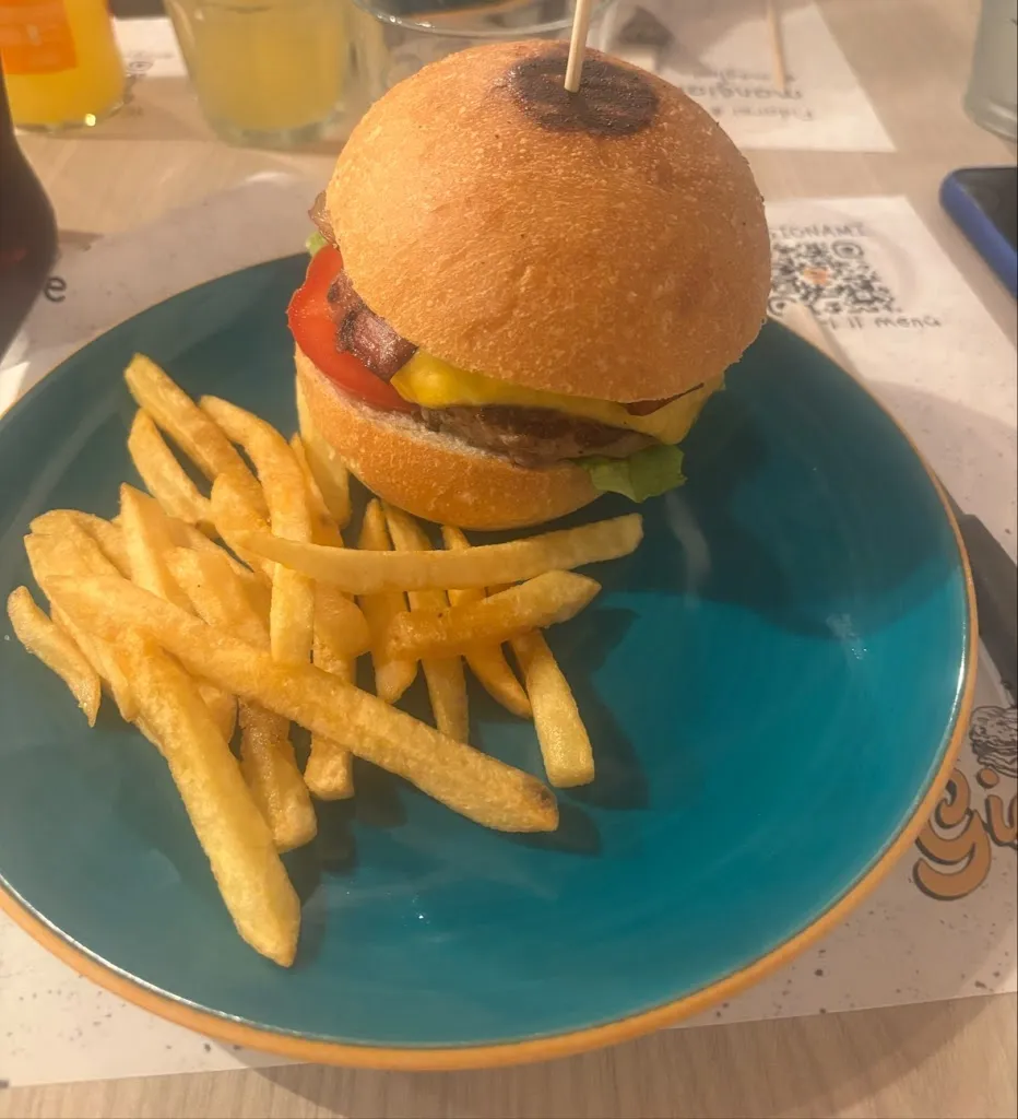 Veronica Lamberti_Giannetto Burger_Baronissi_review